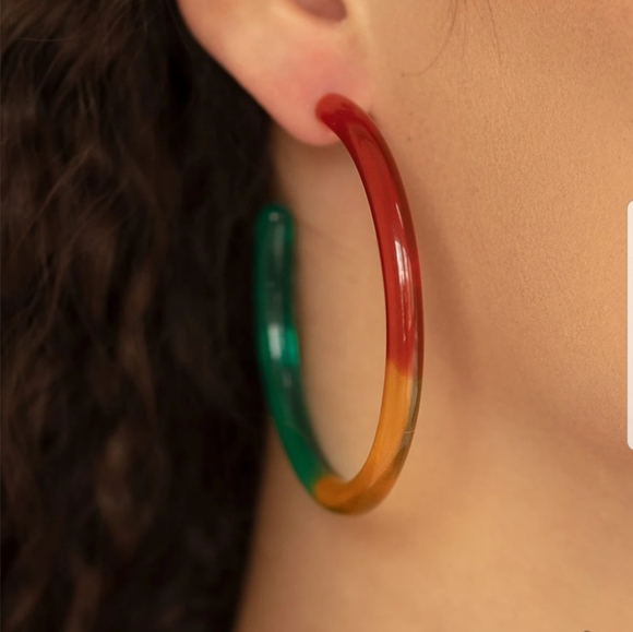 Awesome Aura acrylic hoop earrings - Picture 2 of 2